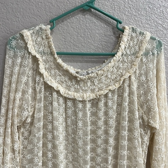 Vintage Trinity Ivory Silk Long Sleeve Eyelet Blouse Size Medium Boho - Picture 4 of 8